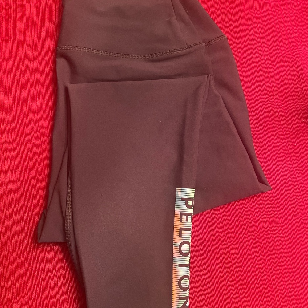 Size XL new with tags peloton leggings
